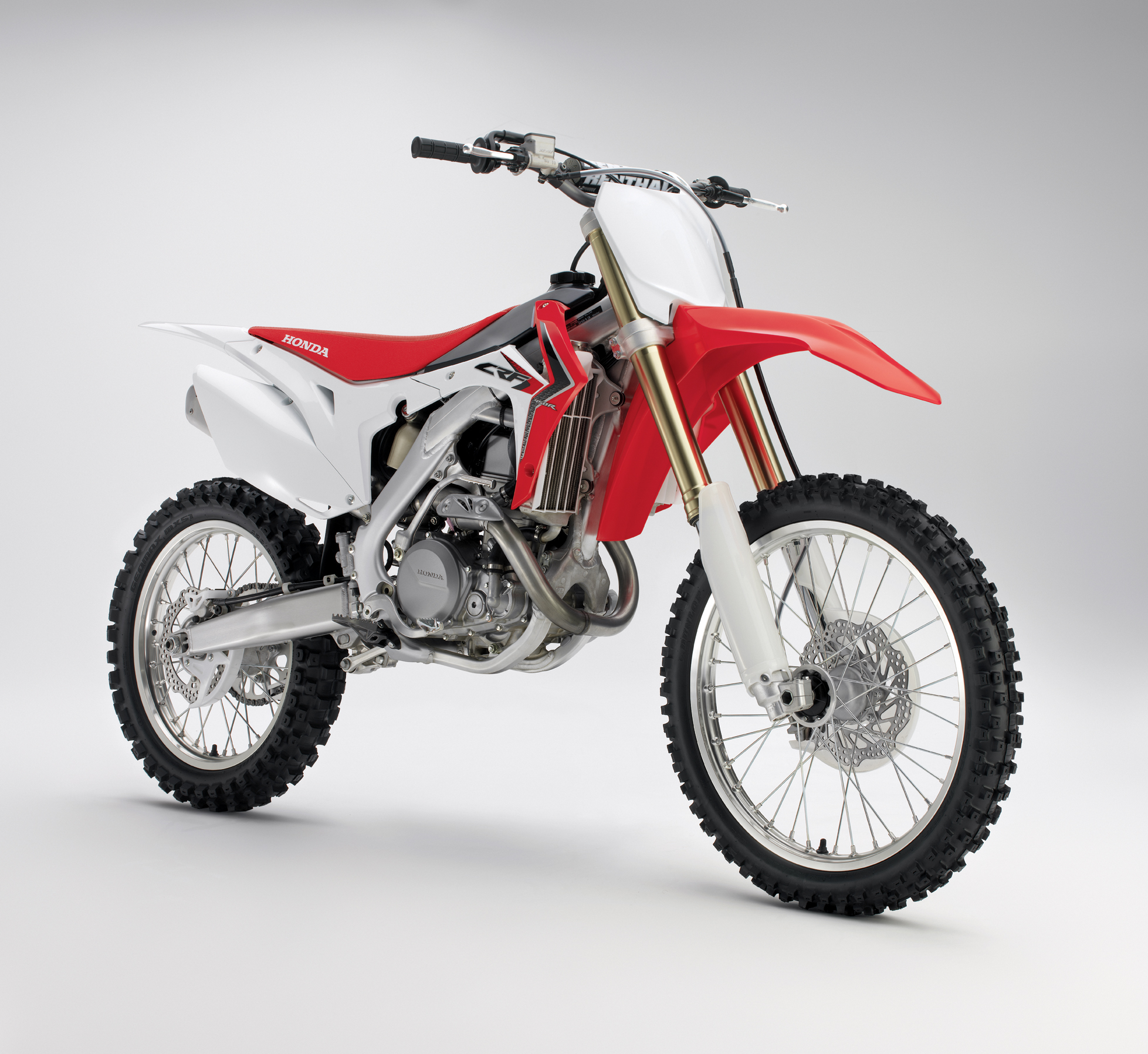 13_CRF450R_05_LR.jpg