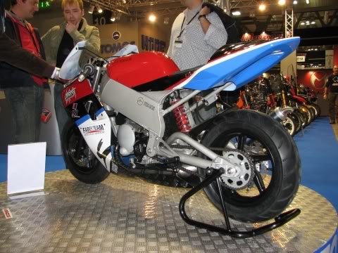 2006111903_EICMA_14nov0620063.jpg