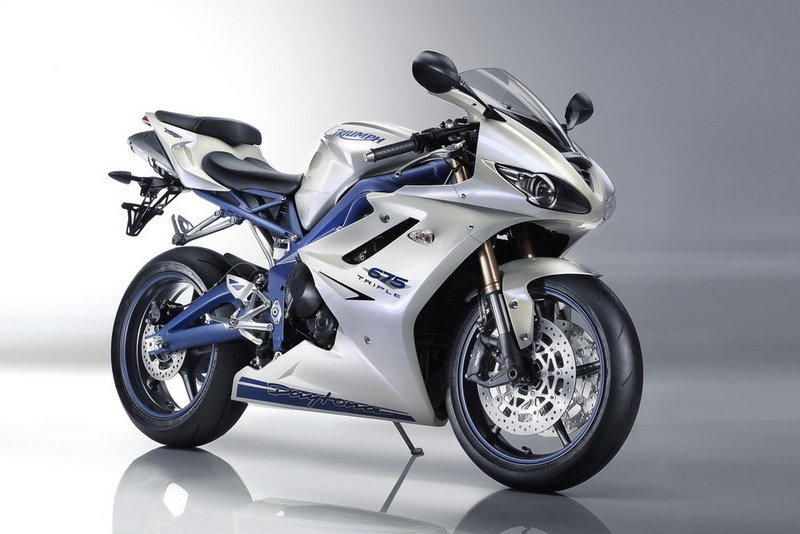 2009-triumph-daytona_800x0w.jpg