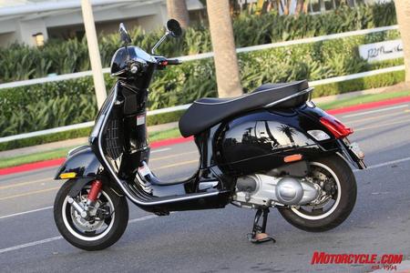 2009_Vespa_GTS_300_Super_IMG_8019.jpg