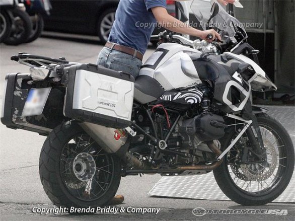 2012-BMW-R-1200-1250-LC-2.jpg