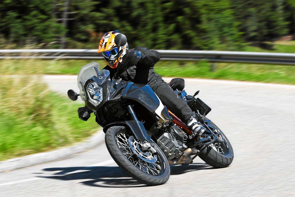 2013-KTM-1190-Adventure-R-Motorrad-test-01.jpg