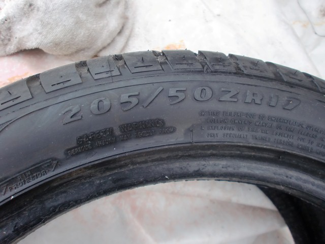 2yo51xt.jpg