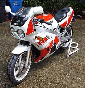 300px-1988_Yamaha_FZR400_1WG.jpg