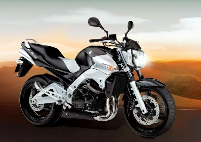 Suzuki%20GSR600%20B-king%2006%20%201.jpg