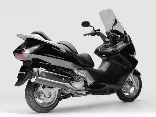 Honda%20FJS600A%20Silverwing%20Scooter%202009%20-%202.jpg