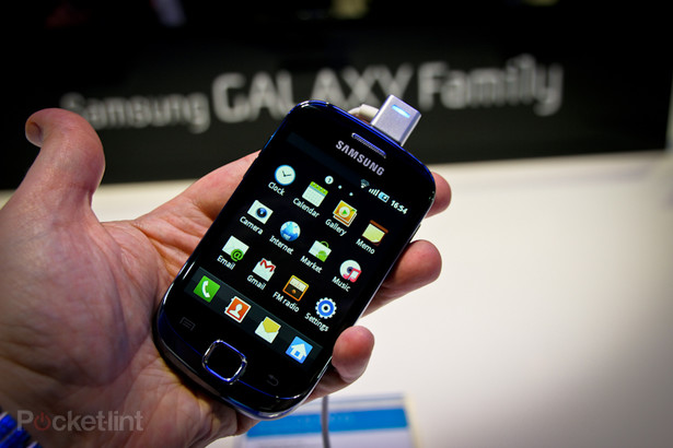 samsung-galaxy-fit-hands-on-2.jpg?201107