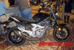 09_Suz_Gladius_black.JPG?g2_GALLERYSID=TMP_SESSION_ID_DI_NOISSES_PMT