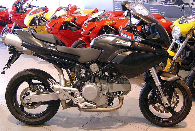 800px-Ducati_Multistrada_620_Dark.jpg