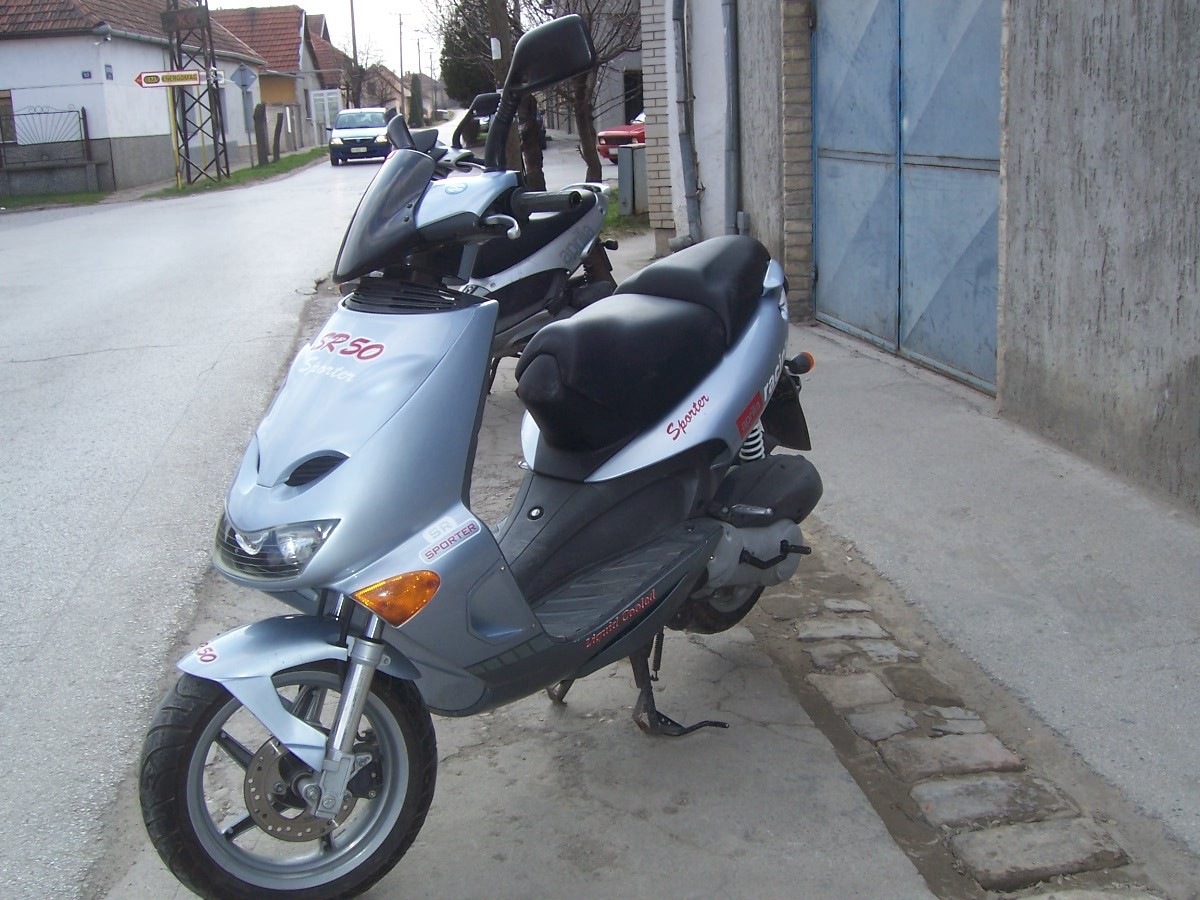 Bp1EQ_85628613.jpg