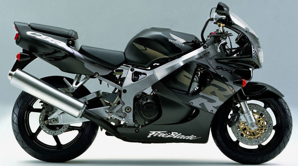 CBR900RR-istorija-Honde.jpg