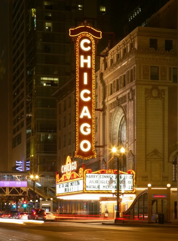 Chicago_Theatre_2.jpg