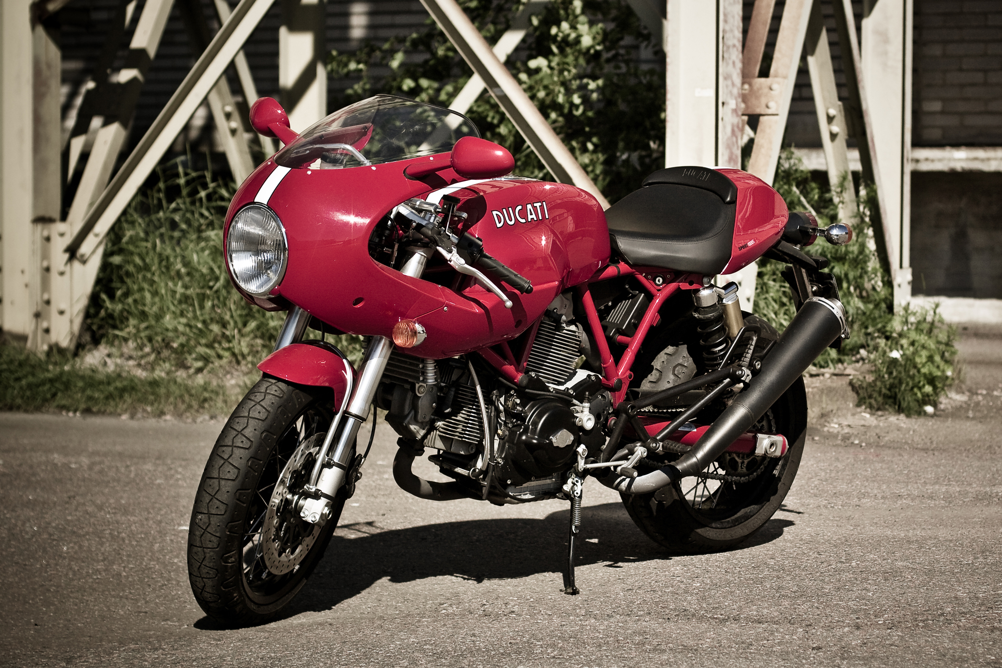 Ducati_SportClassic_Sport1000S_B.jpg