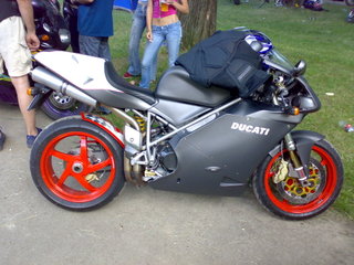 Pyuq0_ducati748senna1rk3.jpg