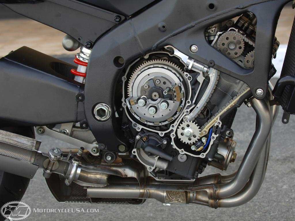 YZFR6_Exhaust06A.jpg