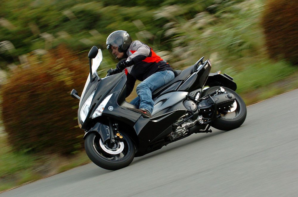 big_yamaha_tmax_500_18-2.jpg