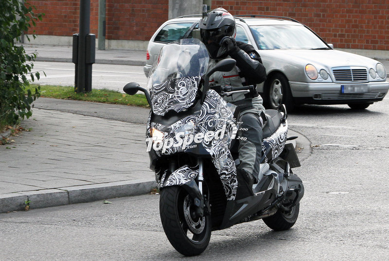 bmw-scooter-spied-te_800x0w.jpg