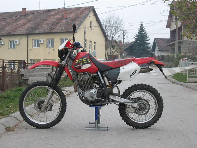 cCjXW_xr4002.jpg