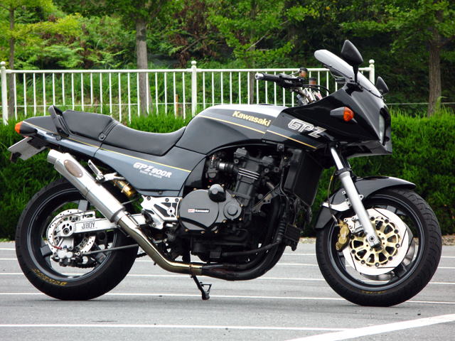 custom_gpz900r2.jpg