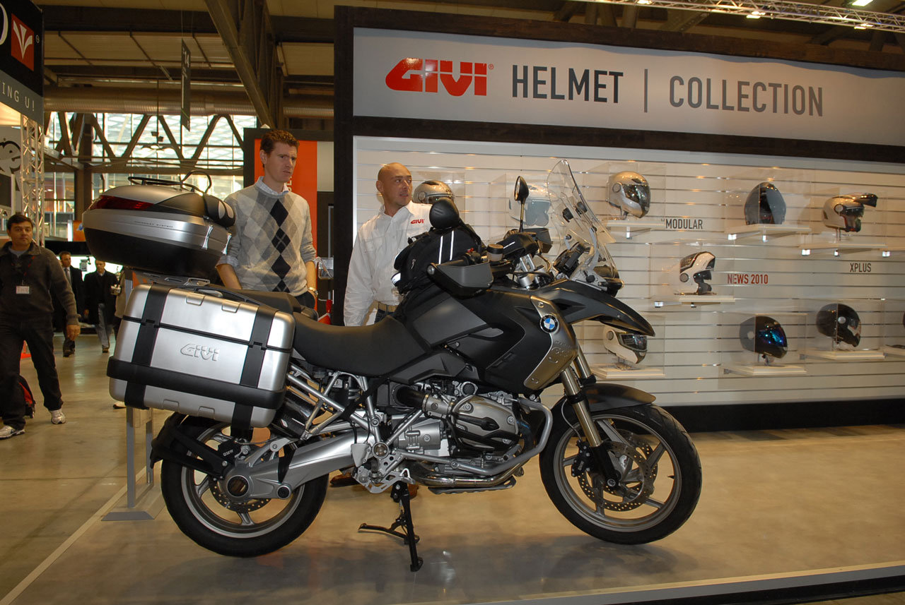 givi-ad-eicma-2009_28.jpg