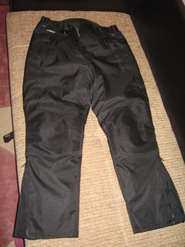 pantalone001_800x600.jpg