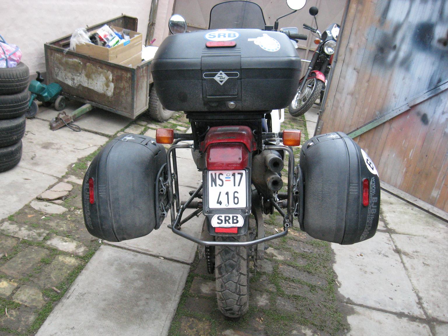 ur97g_rigg011kn8.jpg