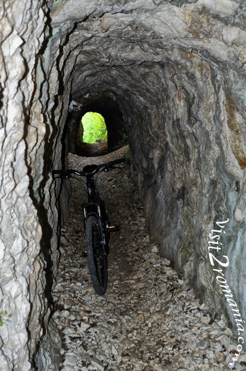 Tuneluri-bike-4-w-fin-e1494273938999.thumb.jpg.c4dd3832285d1d2841fe20ae29a2f5f7.jpg