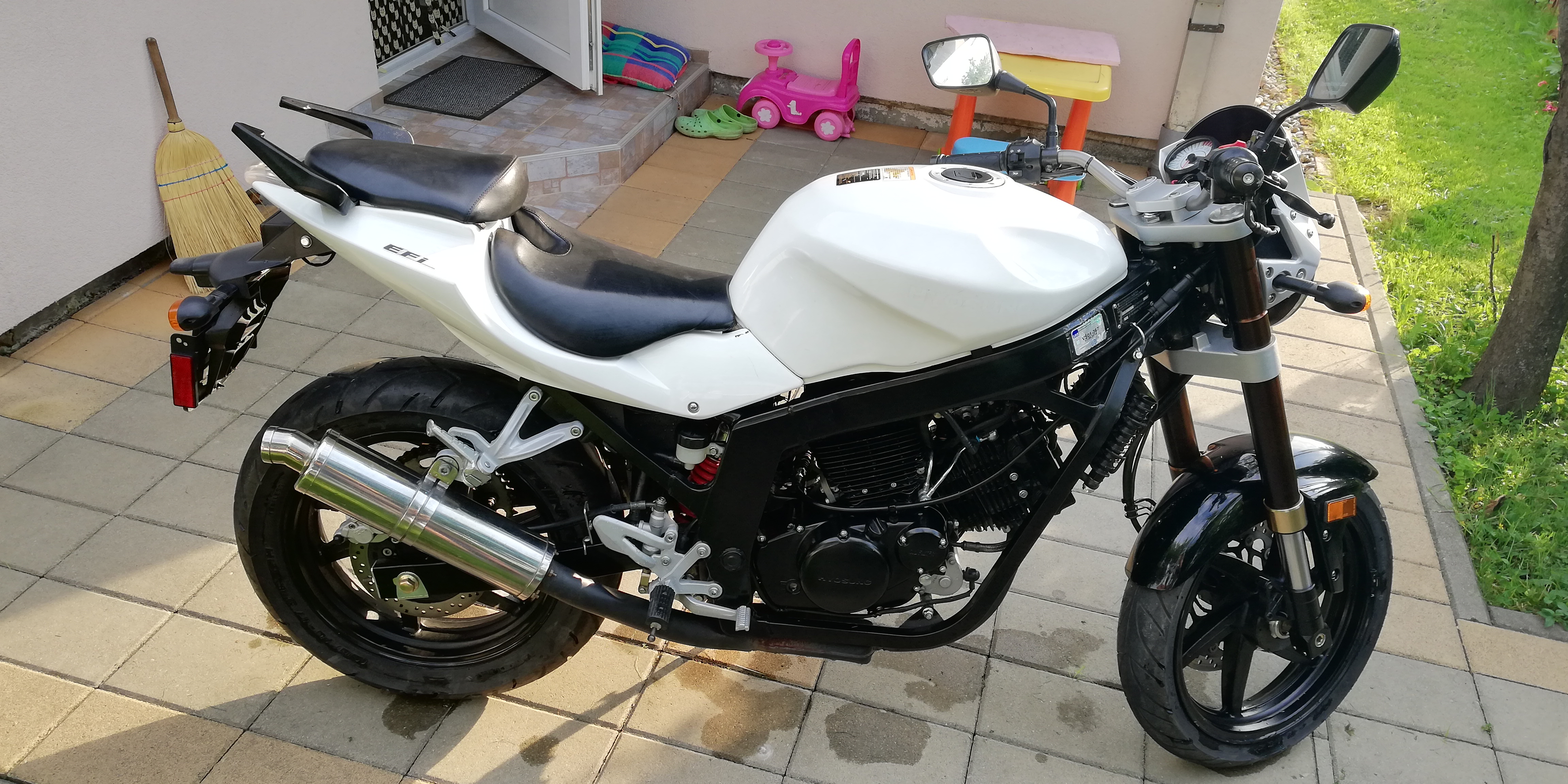 Gebrauchte und neue Hyosung GT 650i Naked Motorräder kaufen