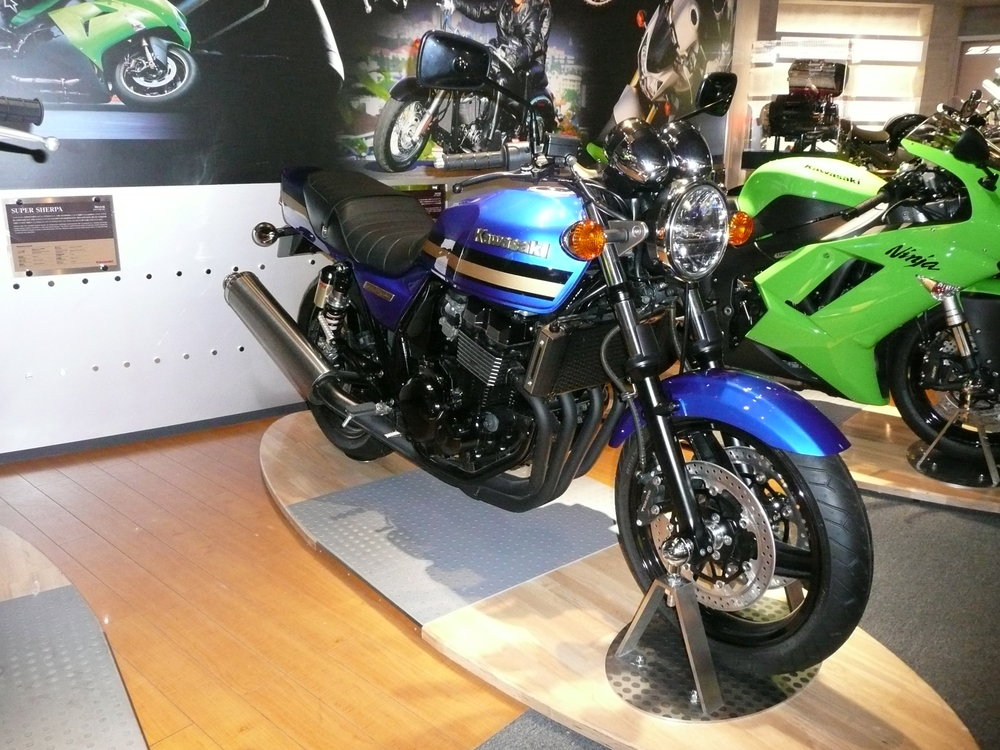 Kawasaki_ZRX-II_2007_Kawasaki_World.jpg