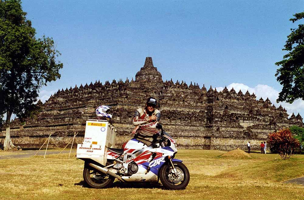 032-Borobudur-near-Yogyakarta-in-central-Java.-Indonesia..jpg