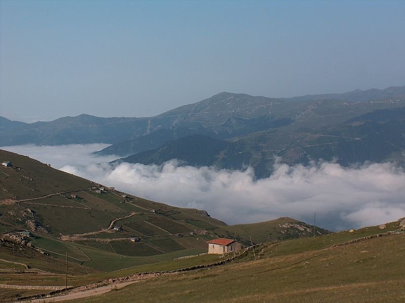 The_Sea_of_Clouds_-_panoramio.jpg.dbabf7f249f5d480f317b2b592555085.jpg