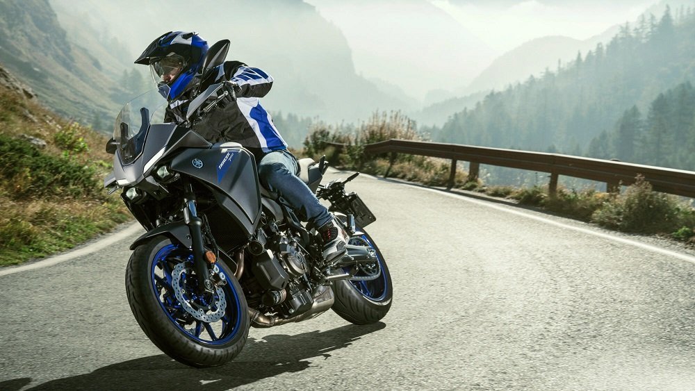 1751264815_2020-Yamaha-MT07TR-EU-Icon_Grey-Action-001-03-Copy.jpg.81a840235f7e76bc107092b31b8bbe3c.jpg