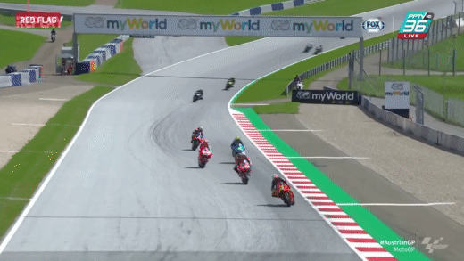 MotoGP_crash_at_Austrian_GP.gif.e8b8486e3fa725ef0f4e989797bb23e3.gif