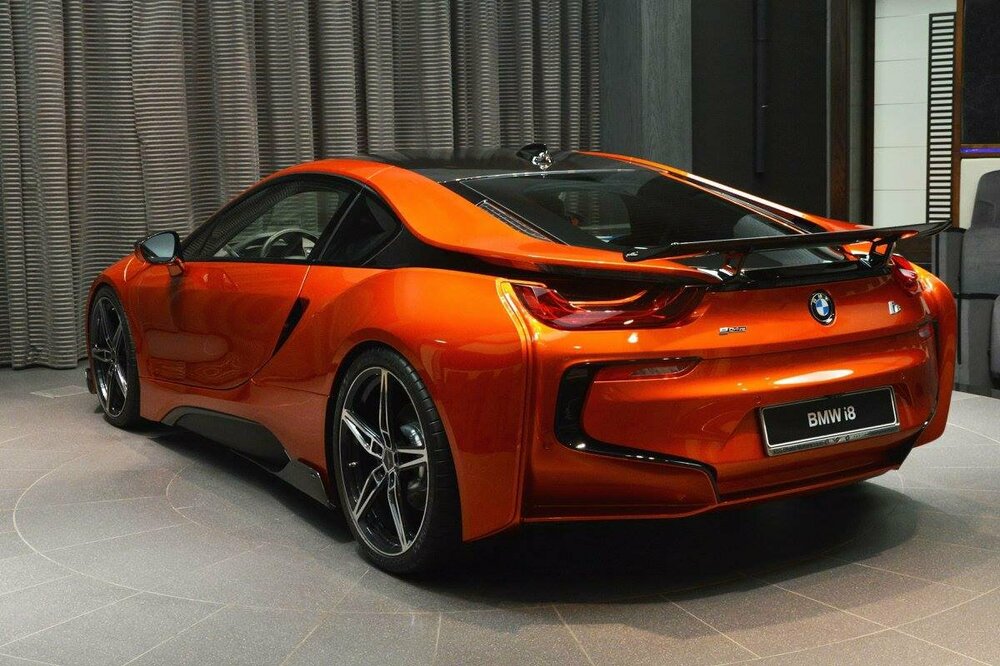 BMW-i8-Lava-Orange-2016-Abu-Dhabi-06.jpg
