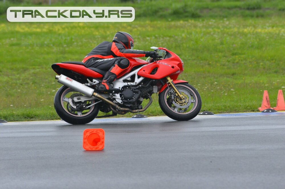 584216372_trackday-rs-td5-2022-slika-2-_NIK0547(1).thumb.JPG.daa5349ba76d33606b1d3b029fa66e4c.JPG