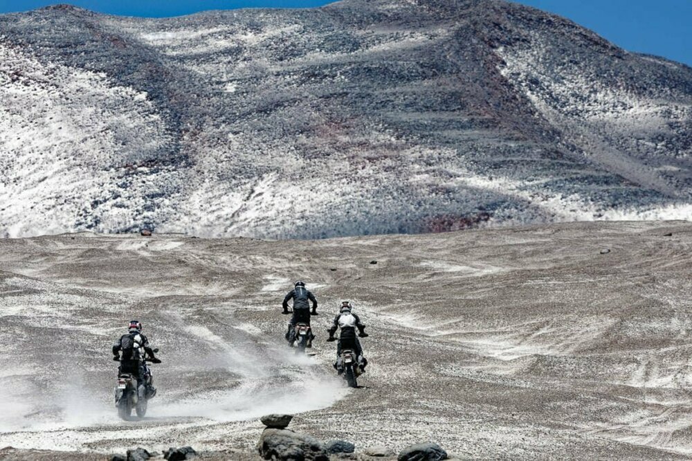 BMW-R1300GS-climbs-highest-volcano-in-the-world-15-1024x683.thumb.jpg.32c93a1e2e51a058304ca56717a425e0.jpg