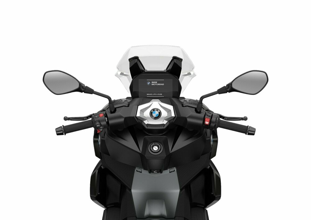 P90571791_lowRes_the-new-bmw-c-400-x-.thumb.jpg.9197c67e93725e7f323d0474bdba8dfe.jpg