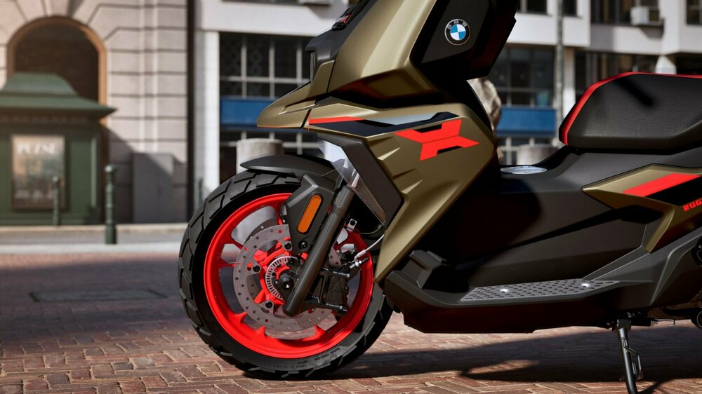 P90572643_lowRes_the-new-bmw-c-400-x-.thumb.jpg.fe42d61bd6d2e5bdb41624a63d1f36a5.jpg