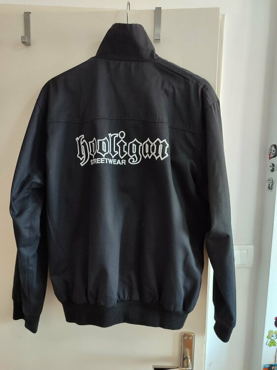 Hooligan002.jpg