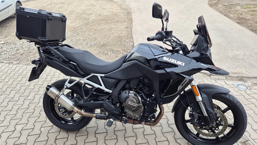 VStrom Right.jpg