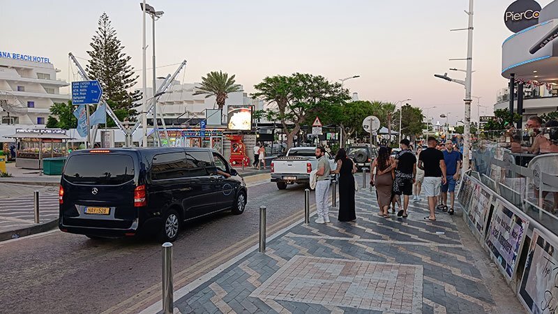 112_Shoping01.jpg.0c037f085ca65710b2ef70c2f47159c8.jpg